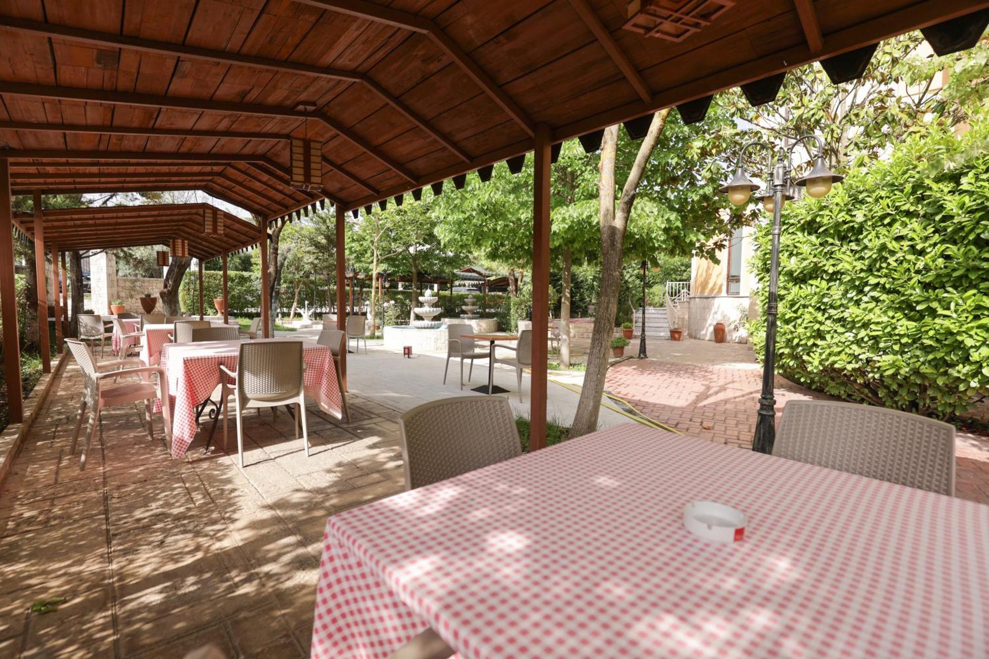 Mema Resort Tirana Exteriör bild