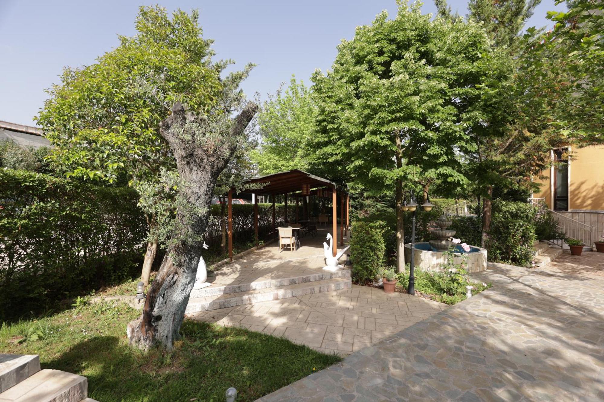 Mema Resort Tirana Exteriör bild