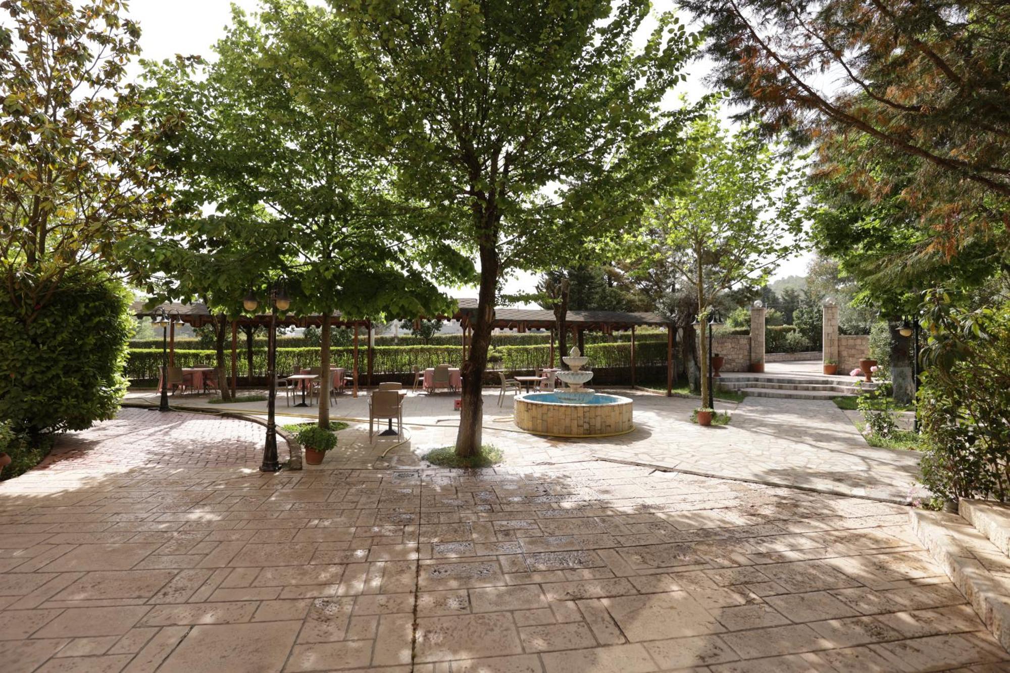 Mema Resort Tirana Exteriör bild